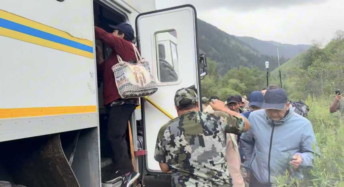 В Тургенском ущелье продолжают устранять последствия ливней: эвакуированы 42 человека