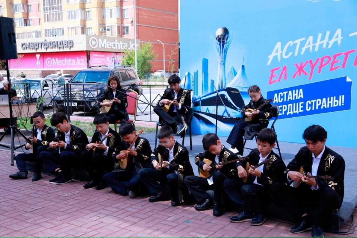 В Астане прошла X «Ярмарка кюев», посвященная 165-летию Дины Нурпеисовой