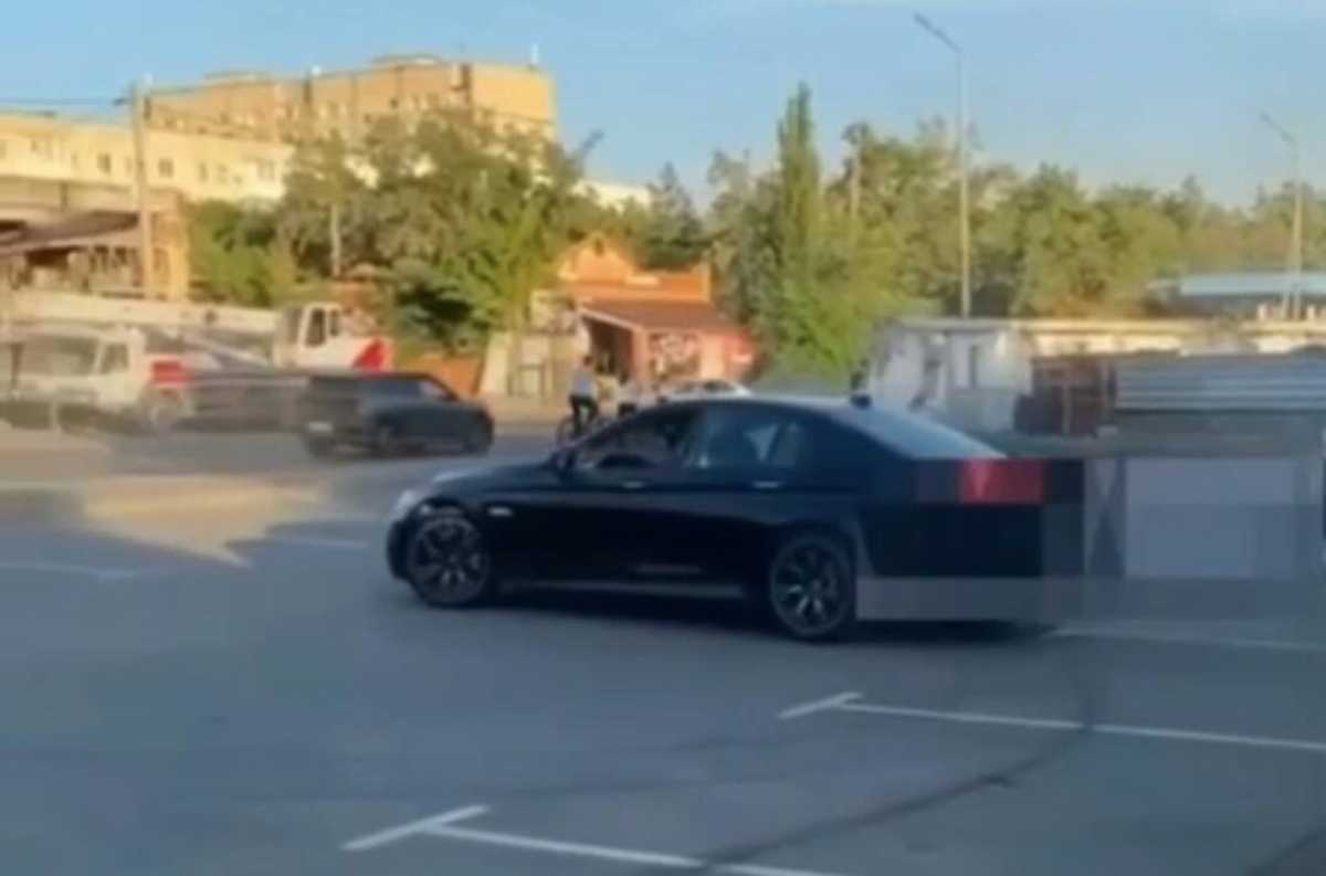 Дрифт на оживлённых перекрестках: водителя BMW наказали в Павлодарской области