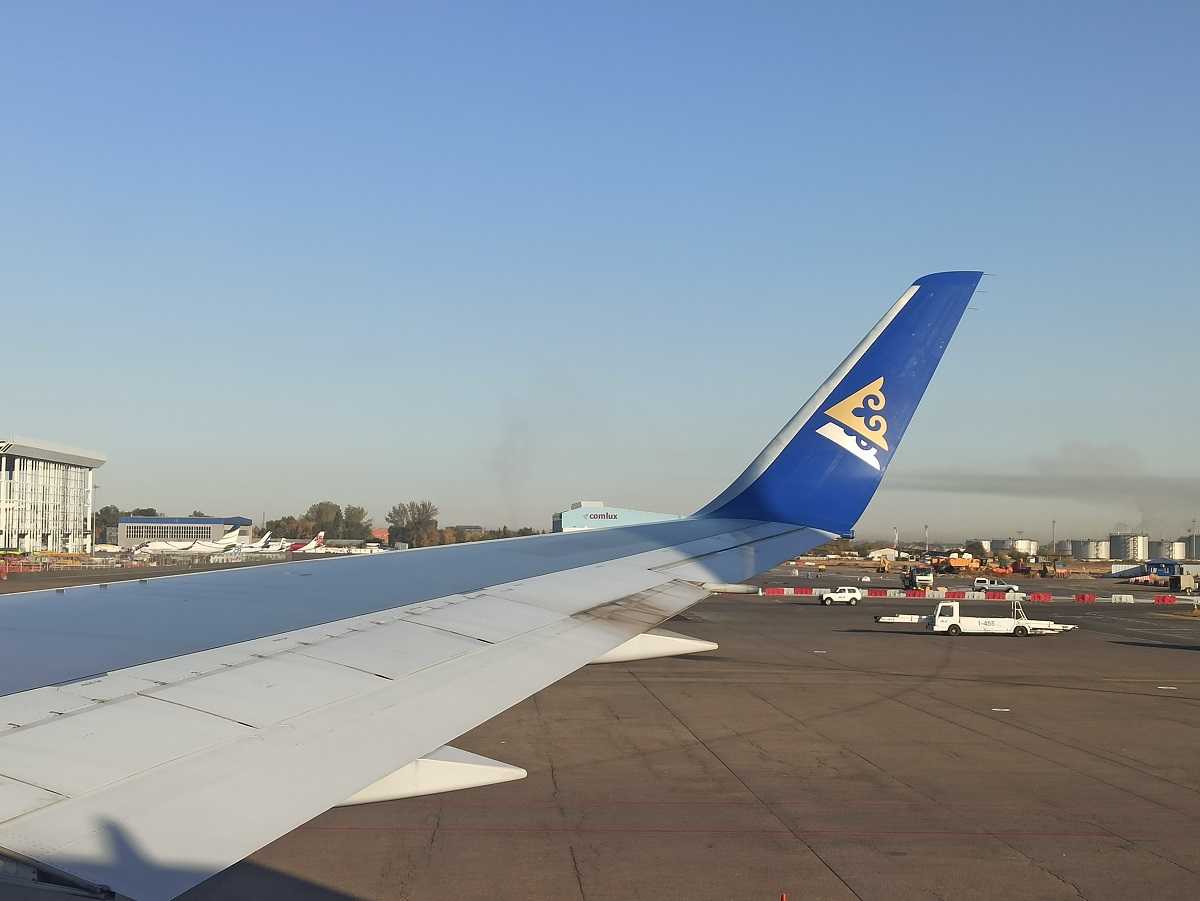 Вылетевший утром из Астаны в Дубай рейс развернули в воздухе