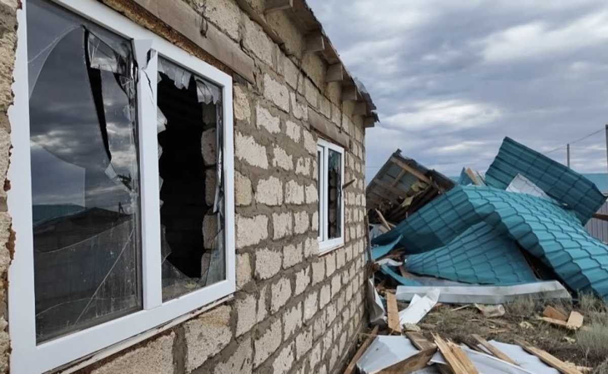 Около 300 объектов пострадали во время урагана в Актюбинской области