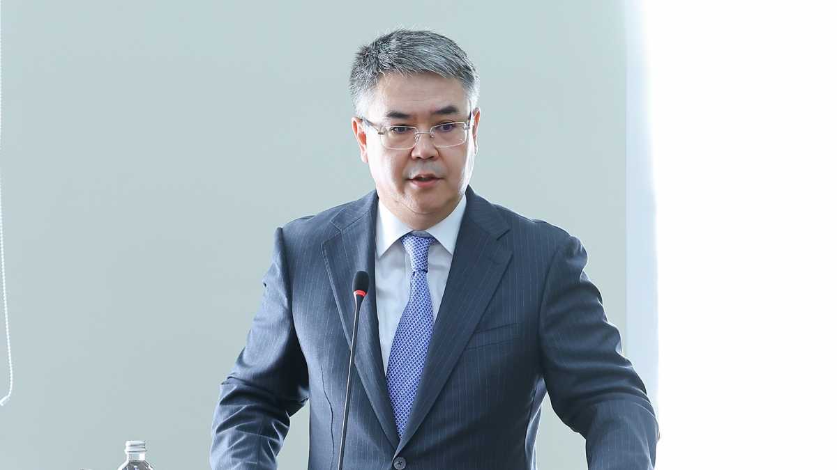 Серик Шапкенов освобождён от должности акима Атырауской области