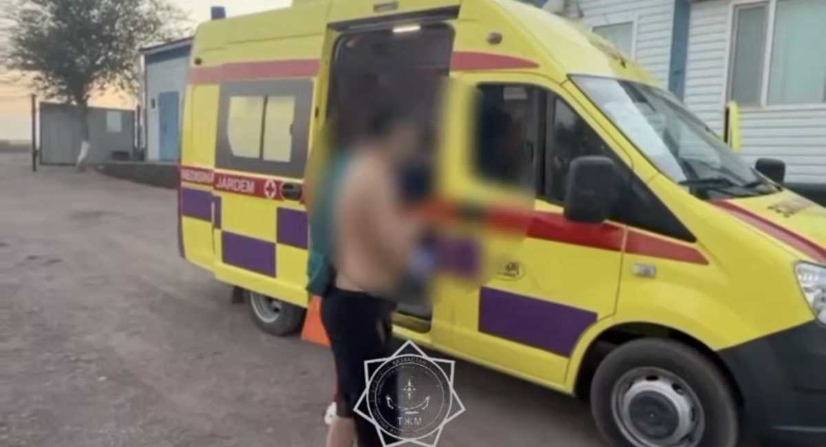 Упал с «банана» и не смог выбраться: мужчину спасли на Капшагайском водохранилище