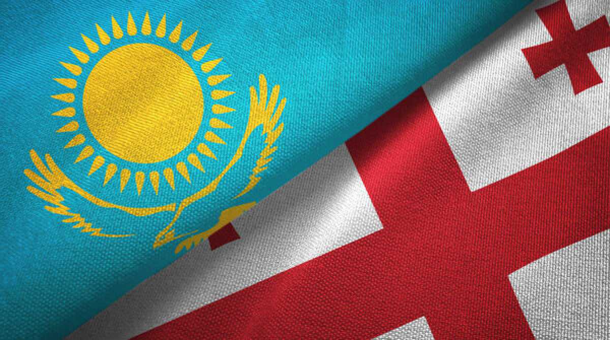 Казахстан и Грузия перейдут на электронный обмен разрешениями для автоперевозчиков