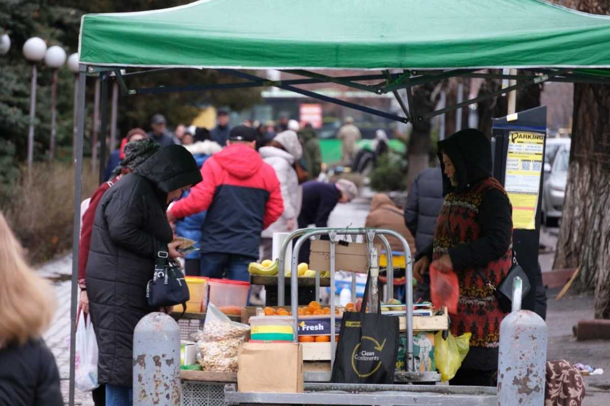 Семь крупных точек стихийной торговли ликвидировали в Алматы