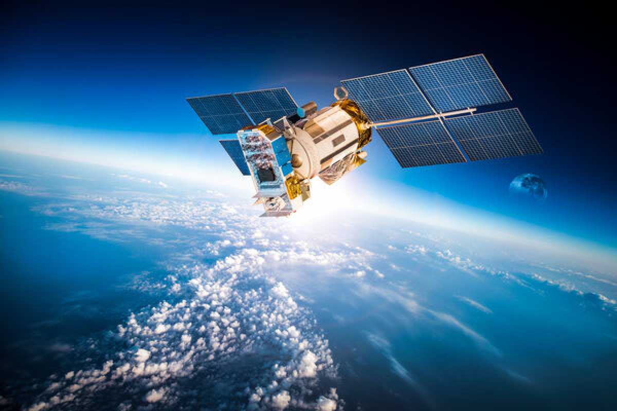 Более 10 млрд тг выделили на создание новой космической системы связи KazSat-3R