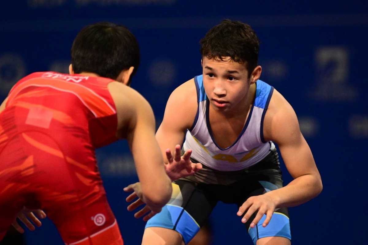 Бакдаулет Агабек завоевал золотую медаль на чемпионате мира U17 по борьбе