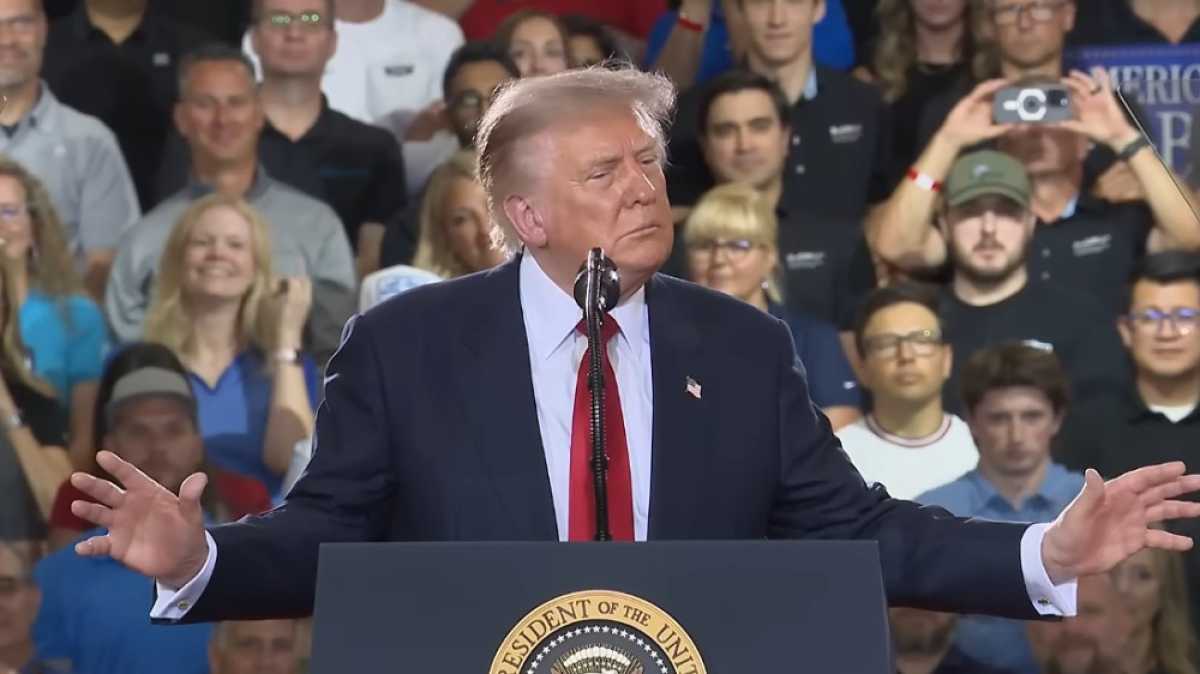 Трамп отменил “невиданный по силе“ удар по Ирану ради заключения сделки