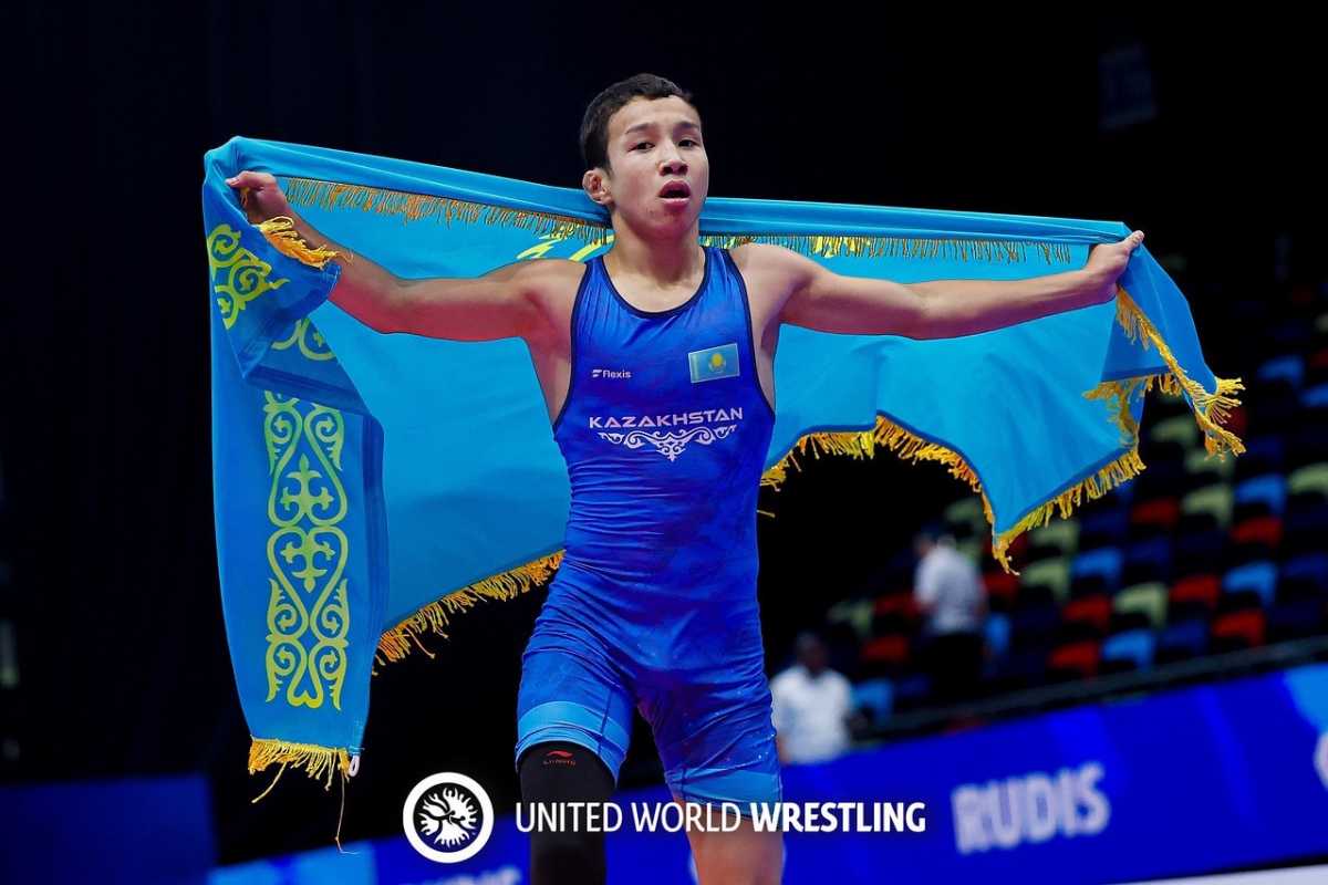 Казахстанские борцы завоевали восемь медалей на юношеском чемпионате мира