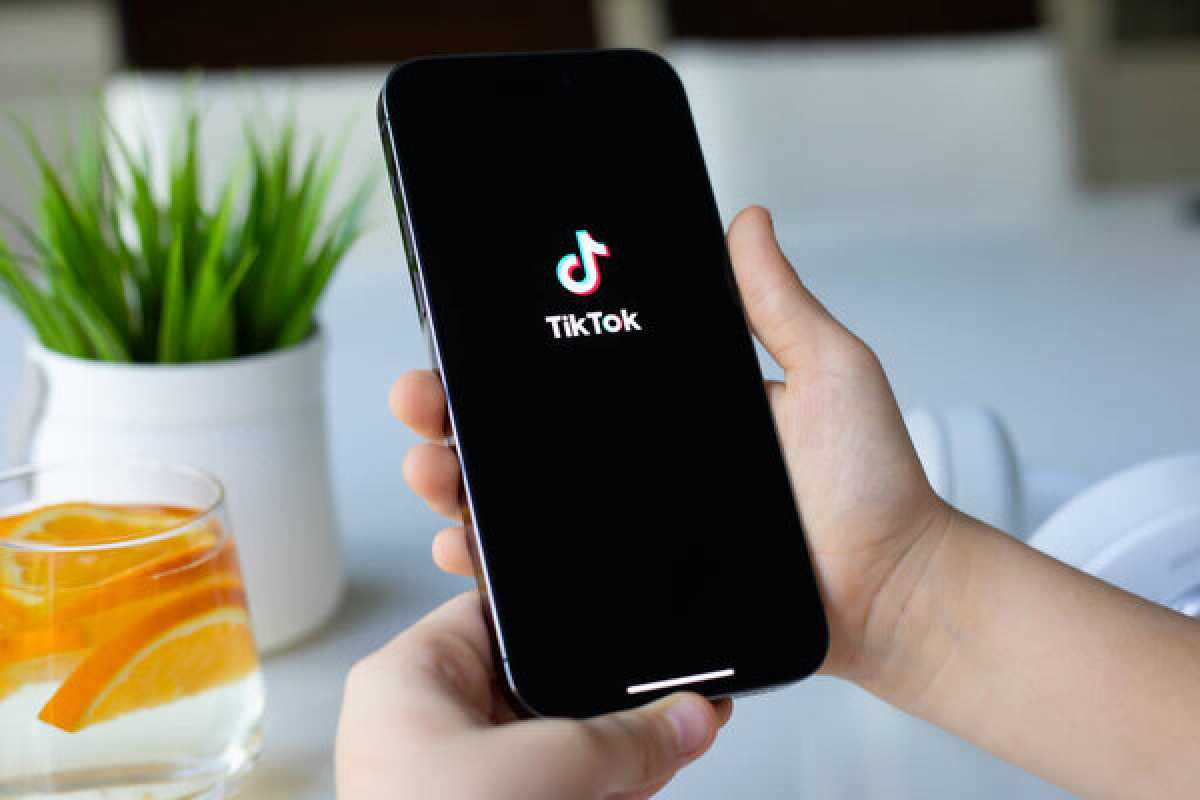 19-летнюю астанчанку оштрафовали за мат в TikTok