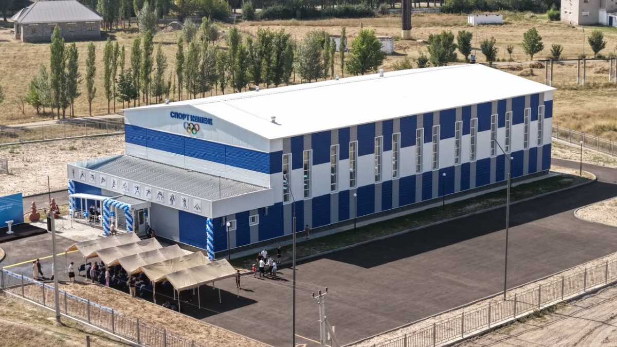 Развитие социальной инфраструктуры: новый спорткомплекс открыли в Жамбылской области