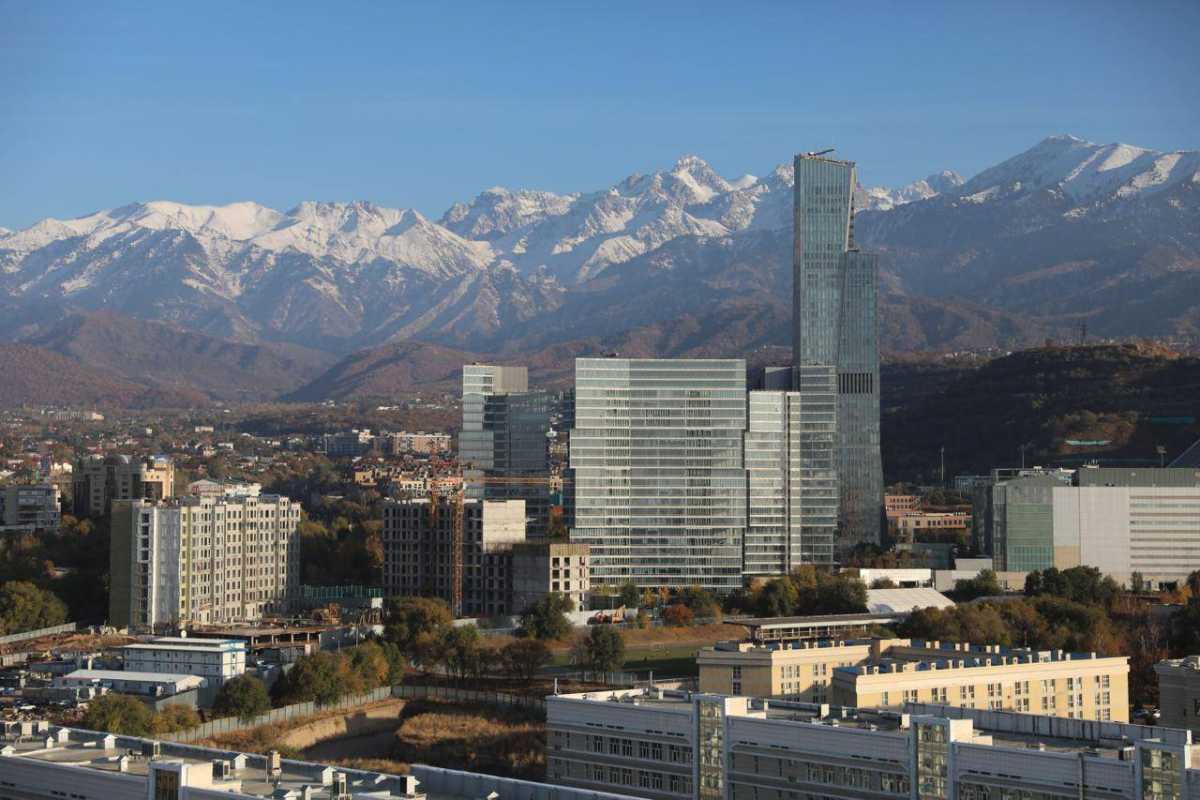 Около 800 тысяч человек ежедневно приезжают в Алматы из-за пределов города