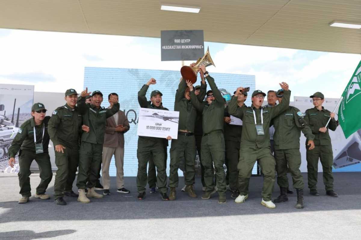 Министр обороны поздравил участников инженерного чемпионата Shaiqas-2026