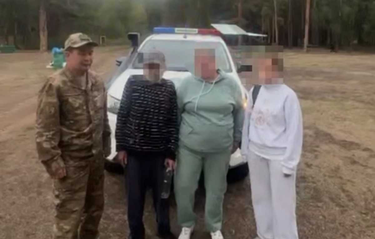 Заблудившихся грибников спасли в горах Карагандинской области