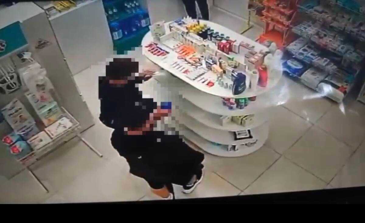 Одна кража раскрыла другую: двоих парней задержали в Астане