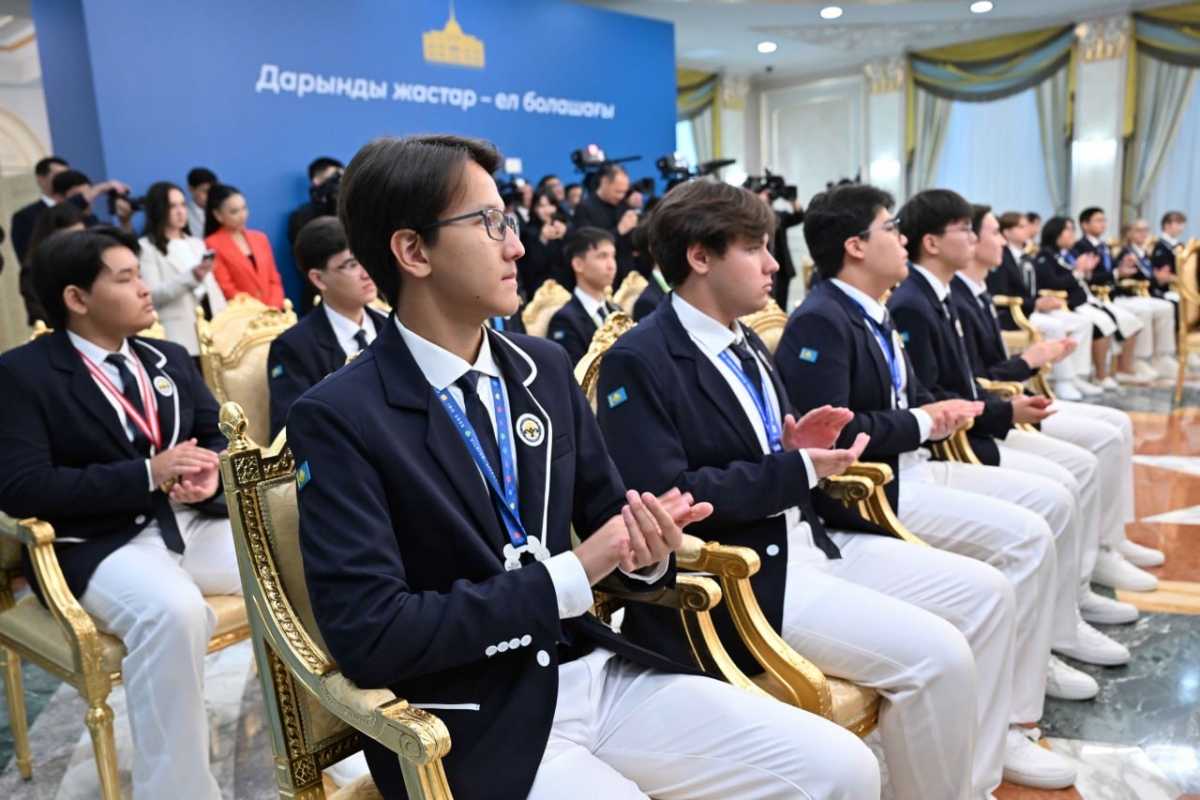 Казахстанским школьникам будут выплачивать премии за победы в конкурсах научных проектов