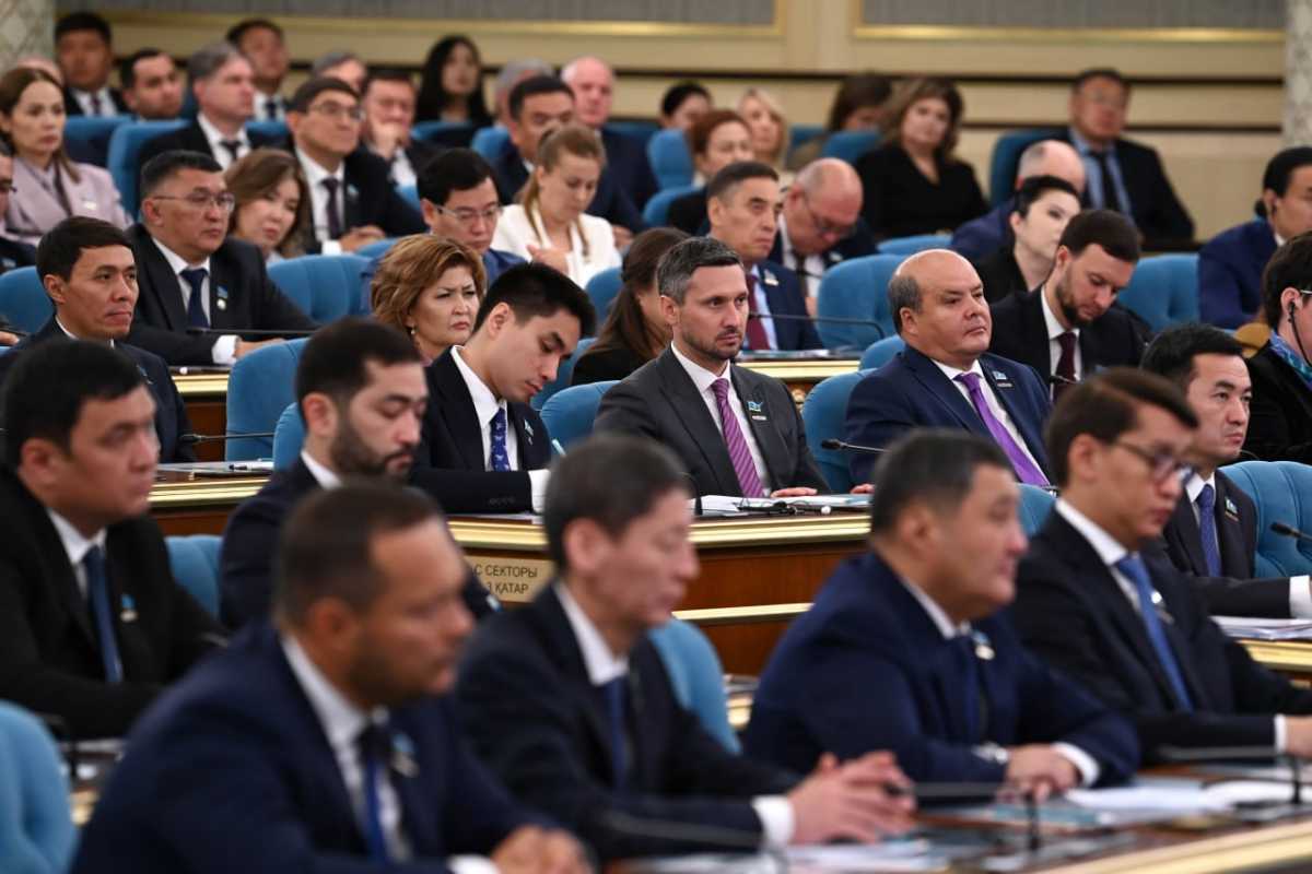 Токаев поручил разработать закон о комплексной поддержке детей с ограниченными возможностями
