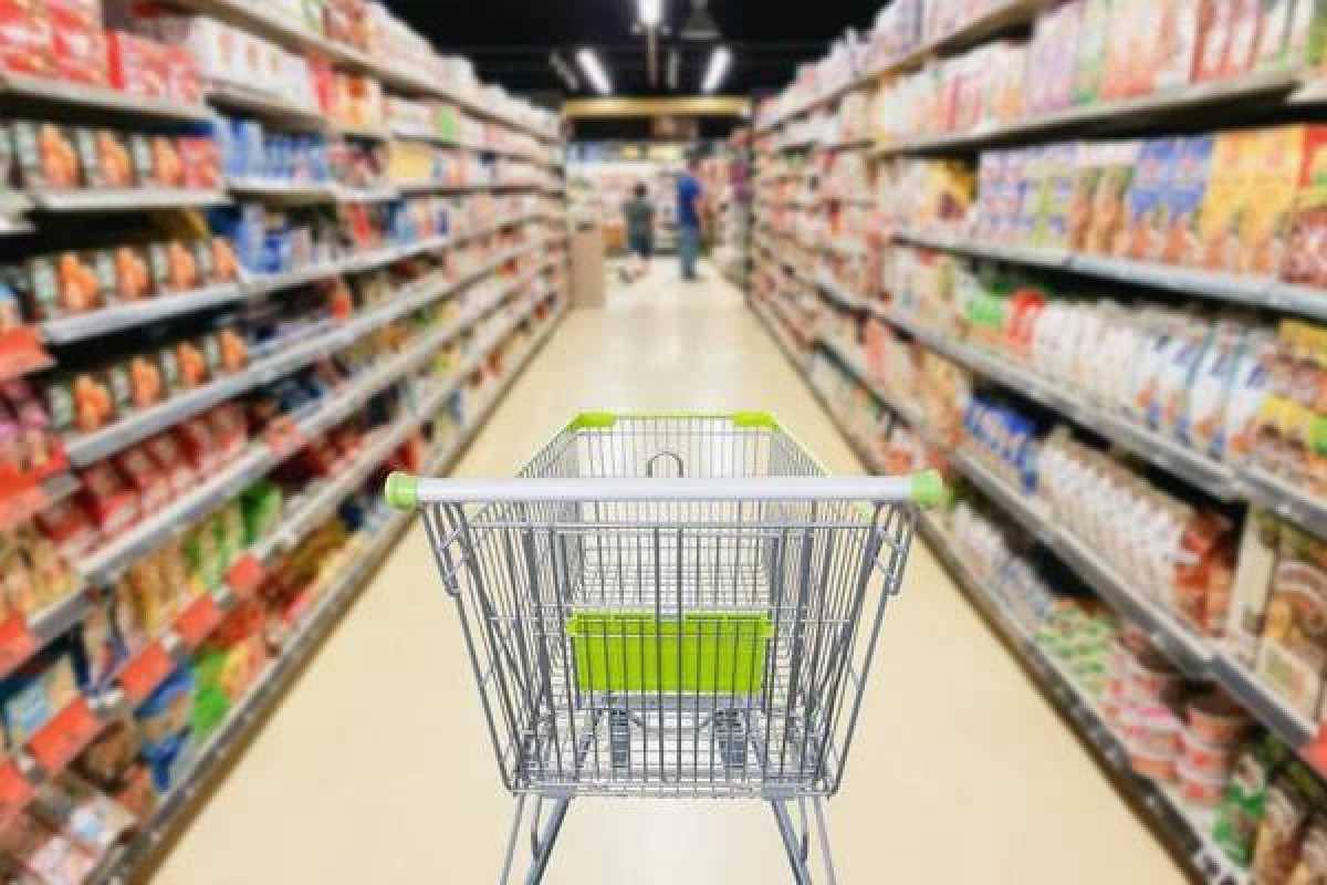 Цены на социально значимые продукты снизились в Казахстане с начала августа