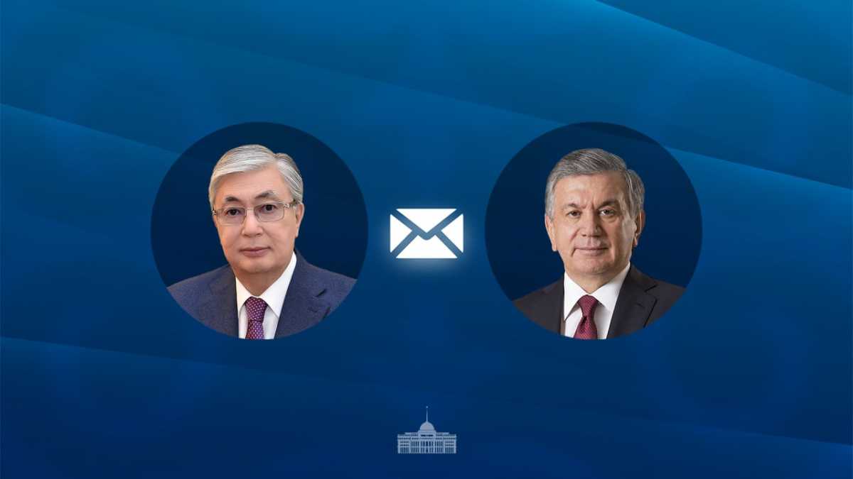 Токаев поздравил Мирзиёева с Днём независимости Узбекистана