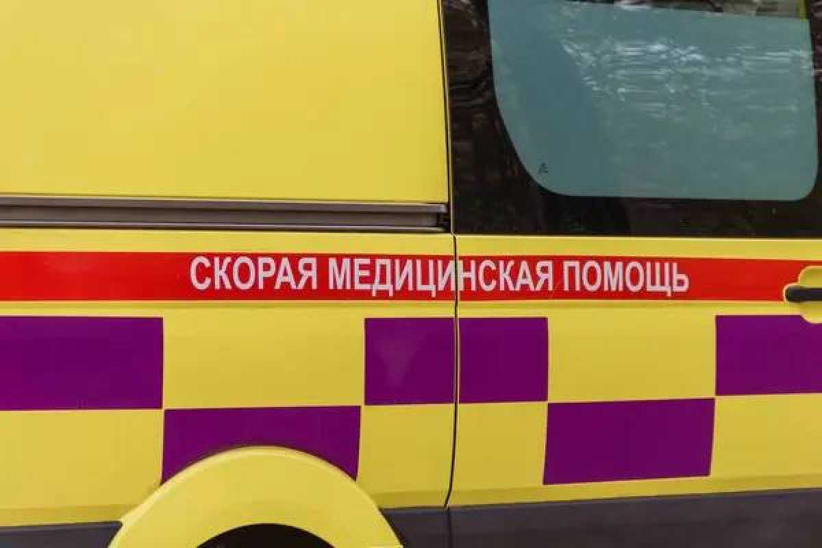 Двоих детей сбили во дворе дома в Алматинской области