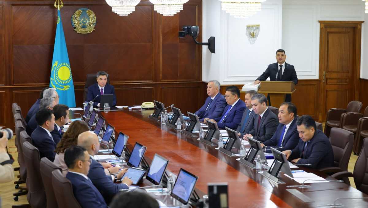 ИИ и цифровизация: Бектенов поручил обновить систему подготовки кадров в Казахстане