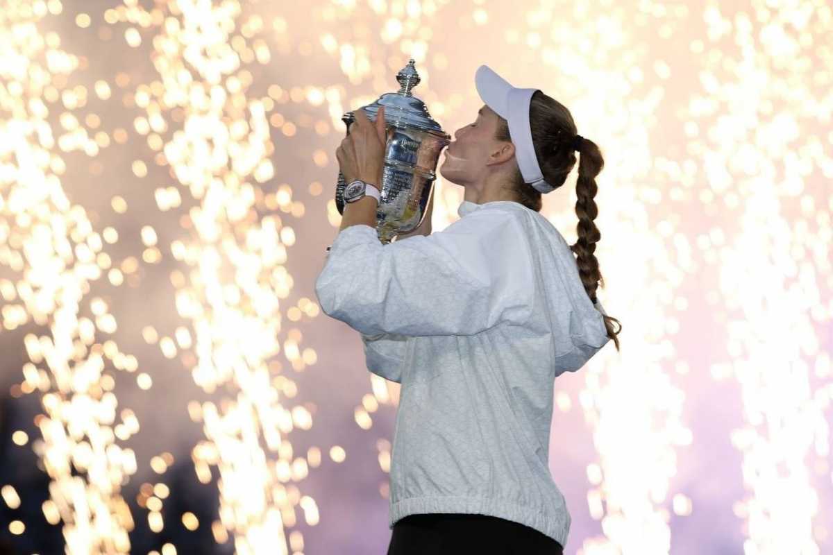 Елена Рыбакина официально стала первой ракеткой мира