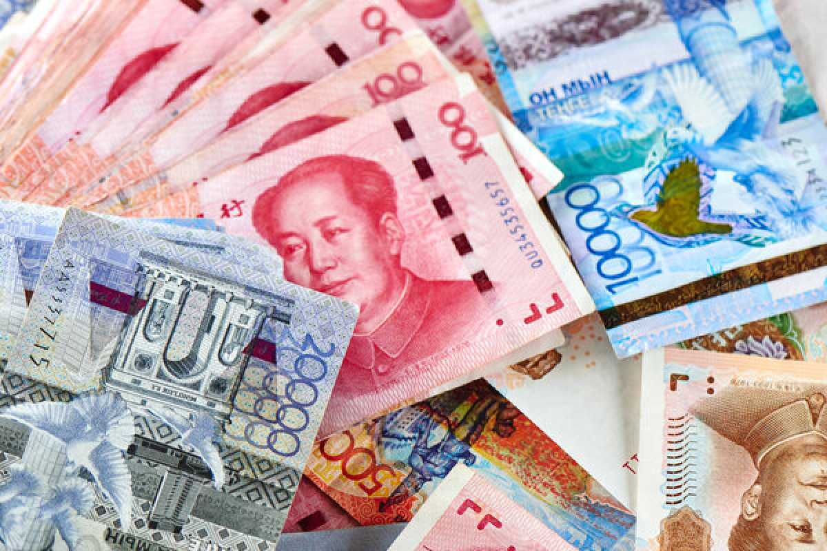 Юань теряет популярность в обменниках Казахстана: продажи снизились на 46%