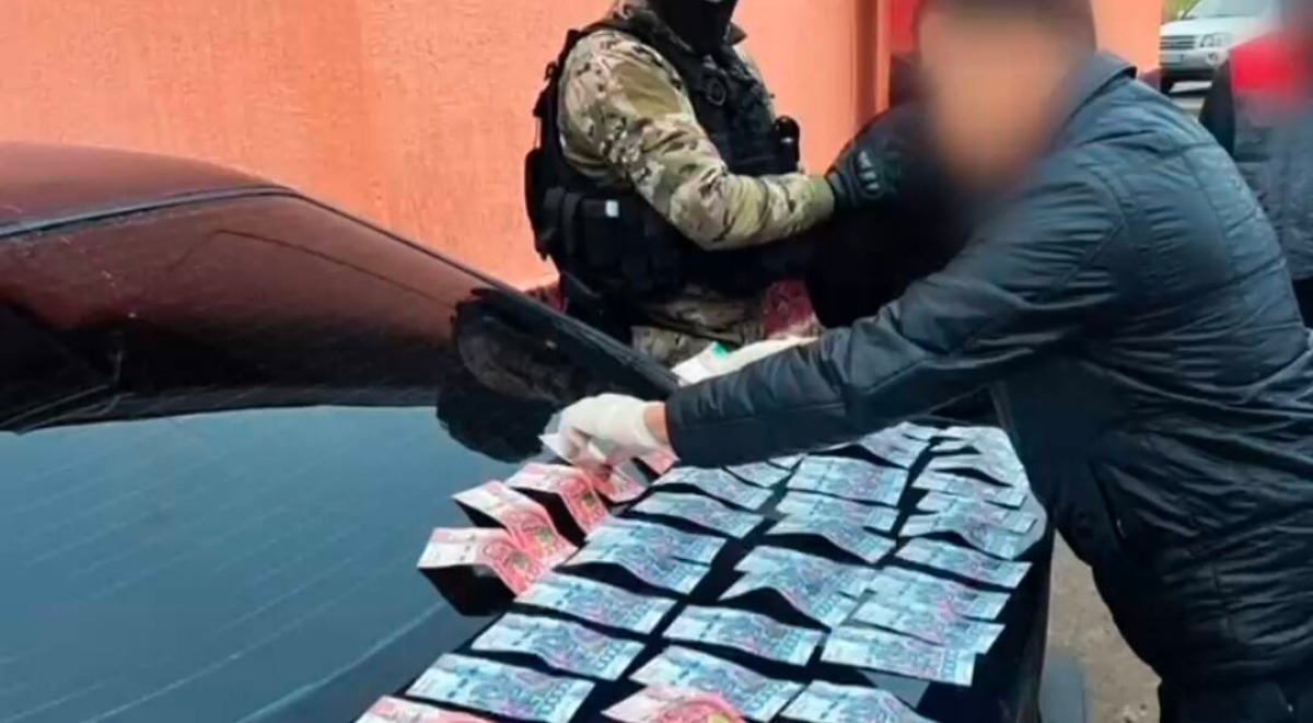 Вымогательство и «общак»: участников ОПГ осудили в Кызылорде