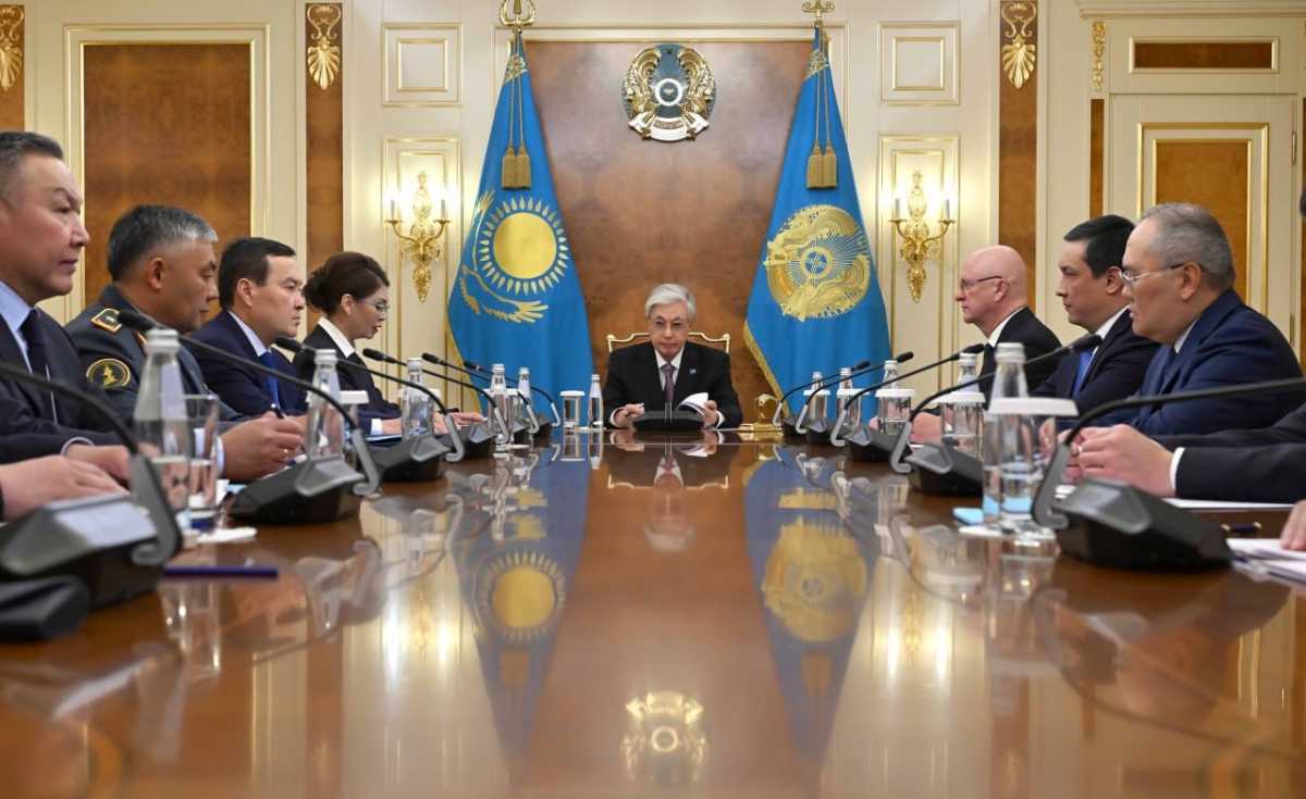 Токаев заслушал первые итоги проверки Минобороны: возбуждено 13 уголовных дел