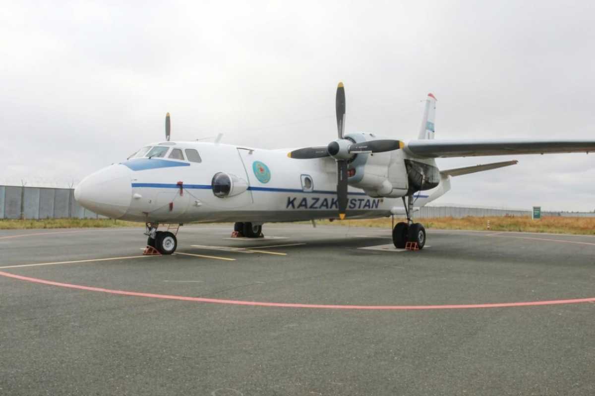 44 года службы: последний самолёт Ан-26 проводили «на пенсию» в Казахстане