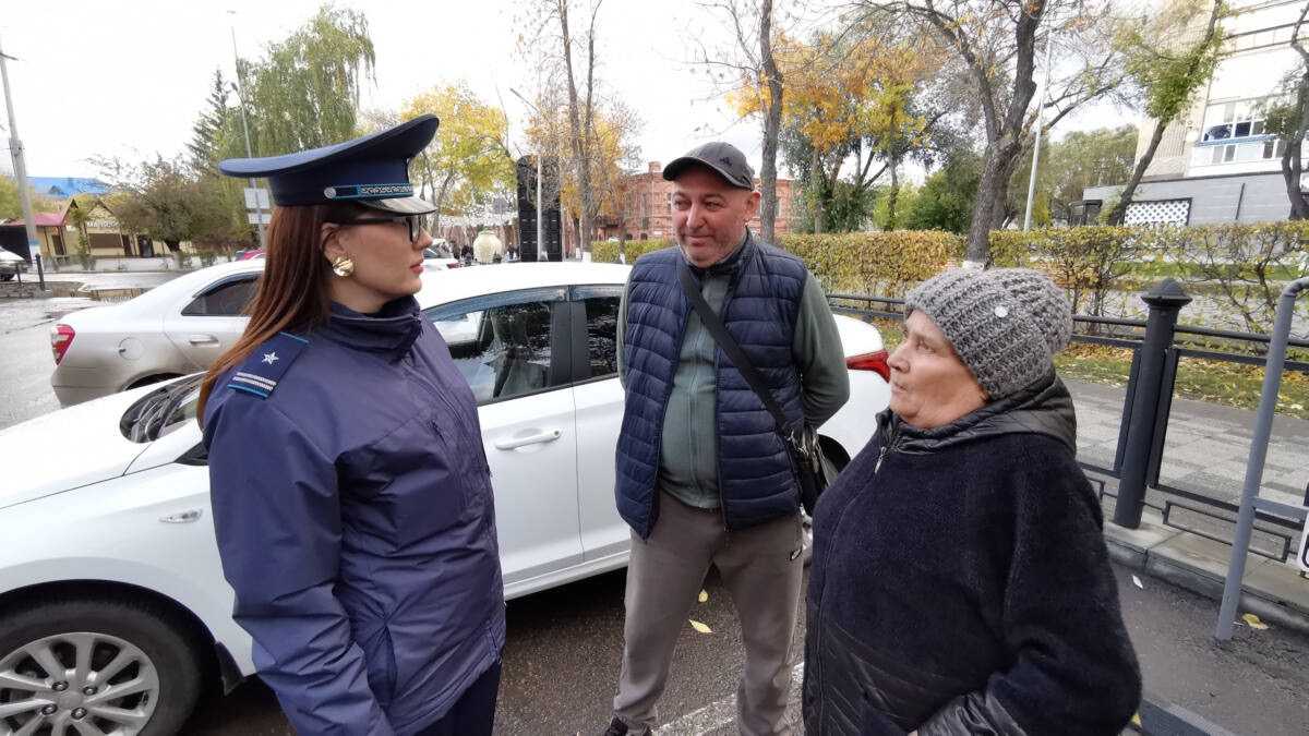 «Заподозрил неладное»: бдительный таксист из СКО помог пенсионерке сохранить более 2 млн тг