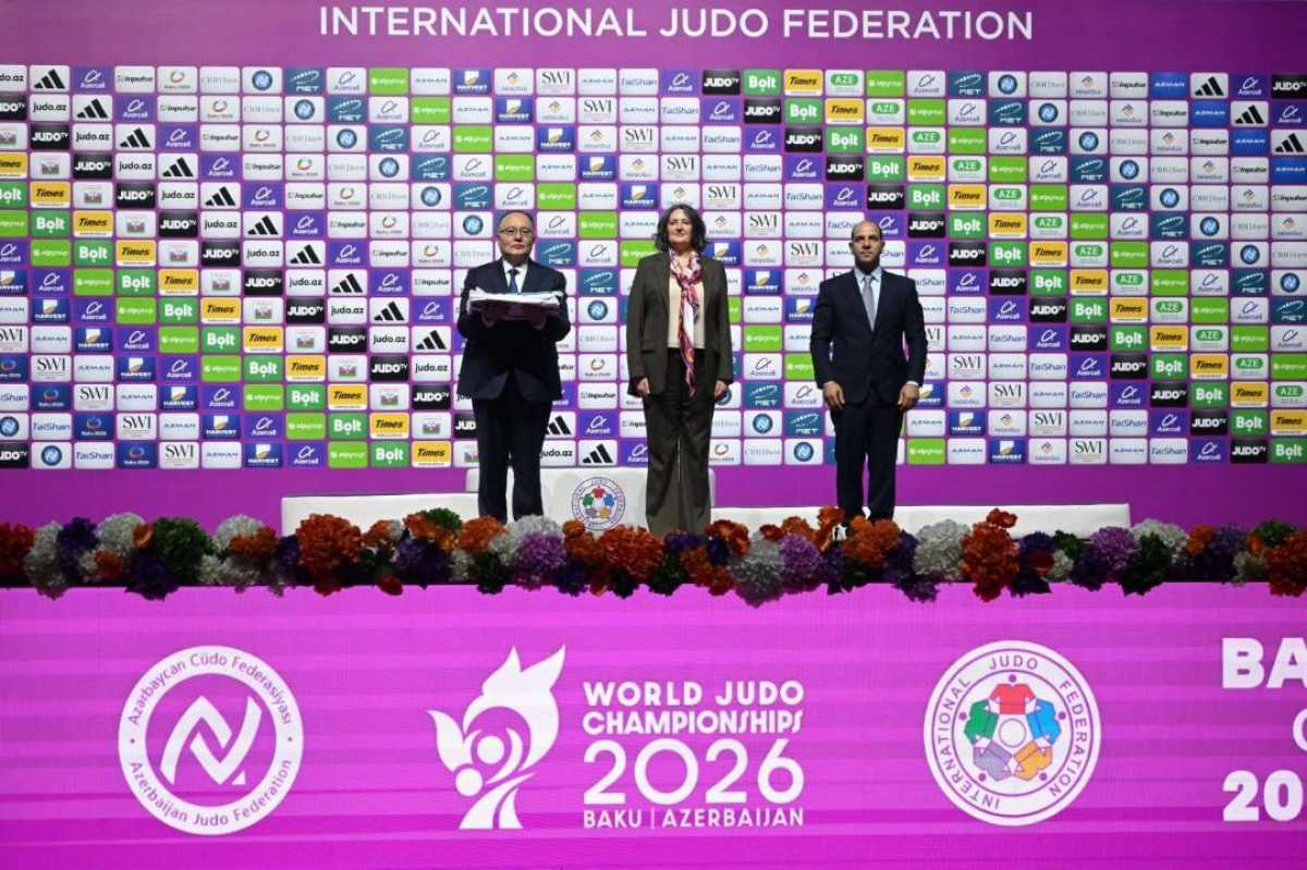 Флаг чемпионата мира по дзюдо 2027 года официально передан Казахстану