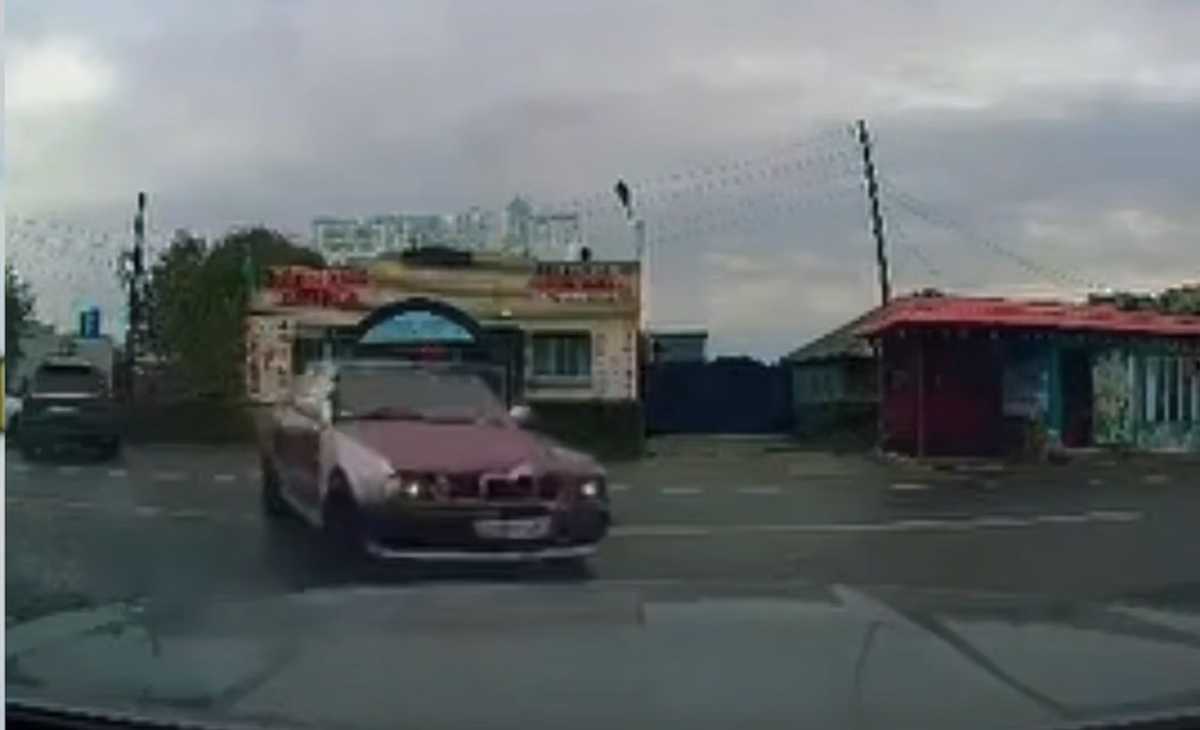 Опасный дрифт попал на видео: водителя BMW арестовали в Семее