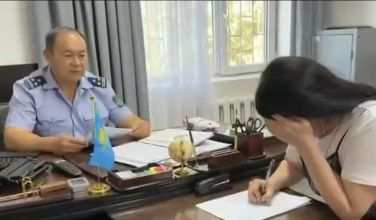 Стримершу оштрафовали за мат в прямом эфире в Туркестанской области