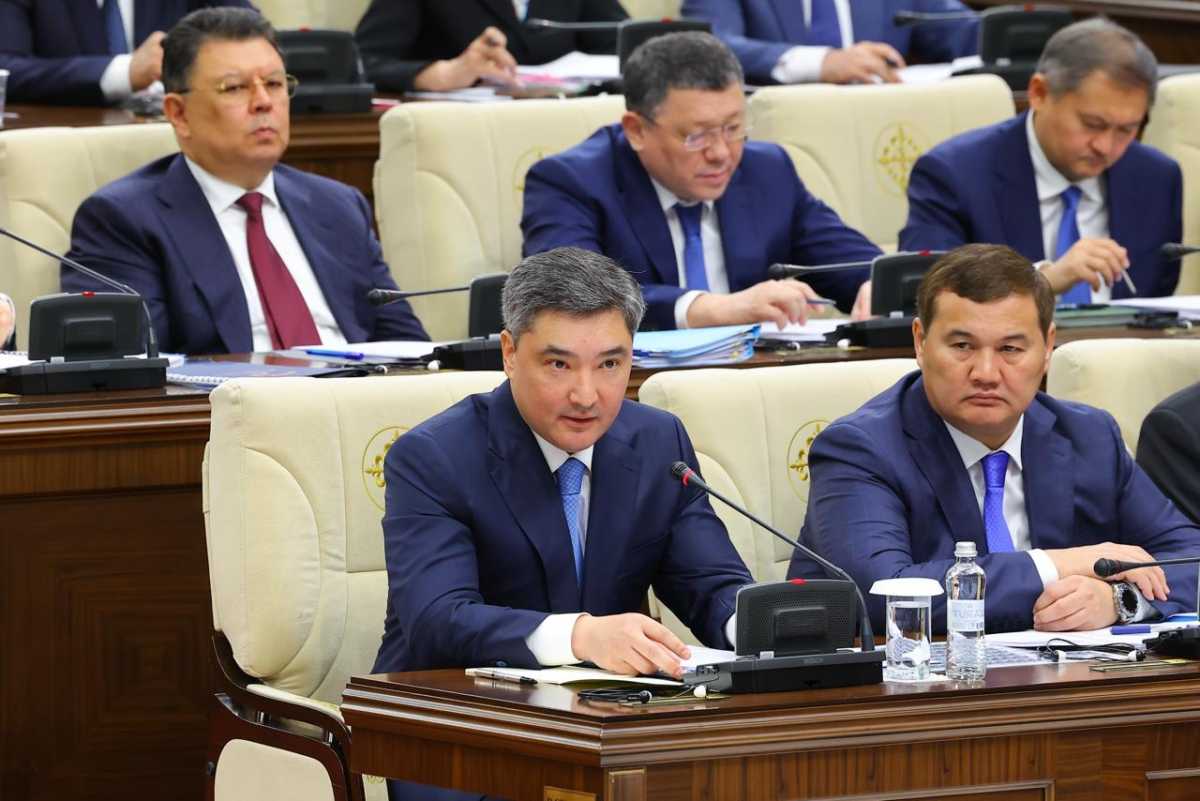 «Богатые люди не должны получать госпомощь»: Бектенов высказался о соцвыплатах