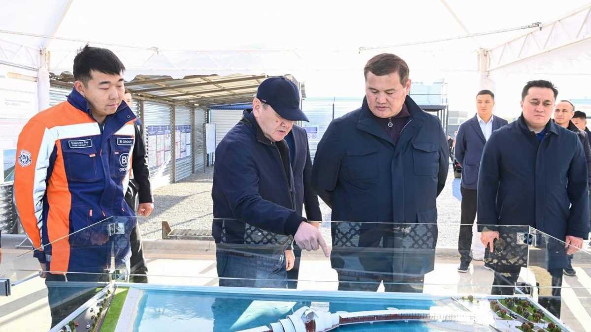 Налибаев проверил ход строительства дорог и соцобъектов в Кызылординской области
