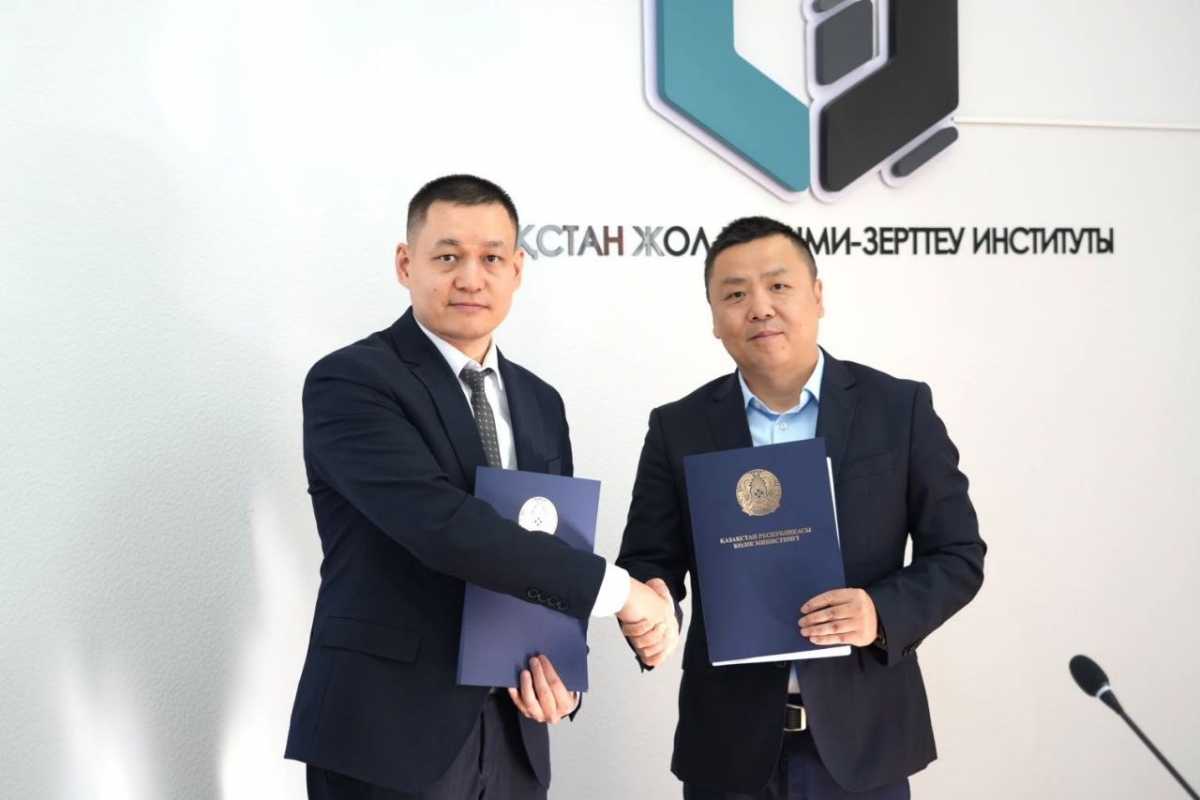Беспилотные грузовики могут запустить между Казахстаном и Китаем