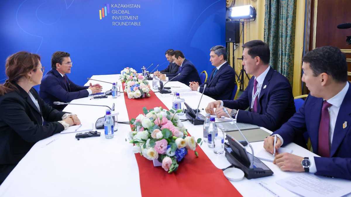 Бектенов обсудил с иностранными инвесторами запуск новых производств в Казахстане