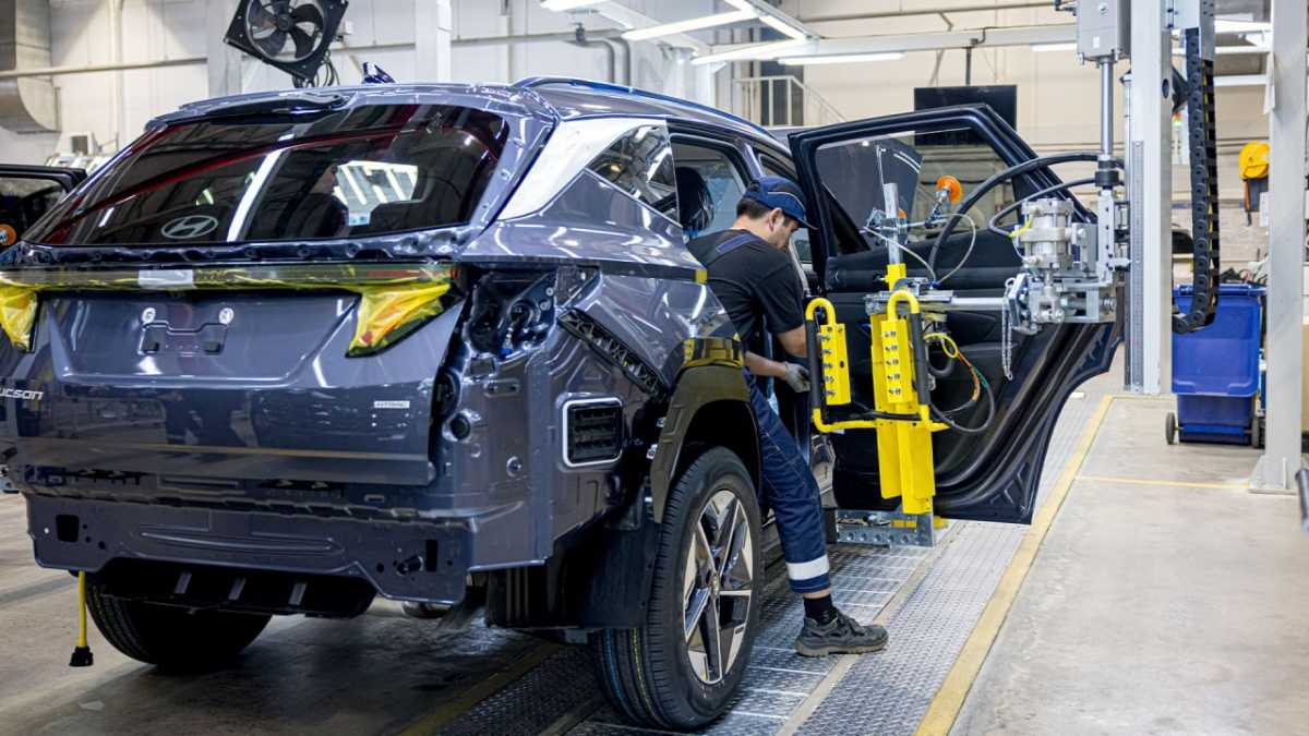 Промышленное производство в Казахстане выросло почти на 3%