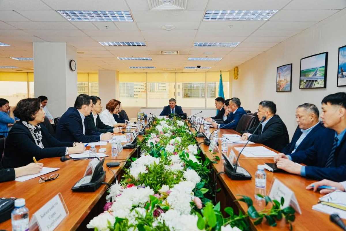 В Министерстве транспорта рассмотрены меры по повышению безопасности движения на подъездных путях